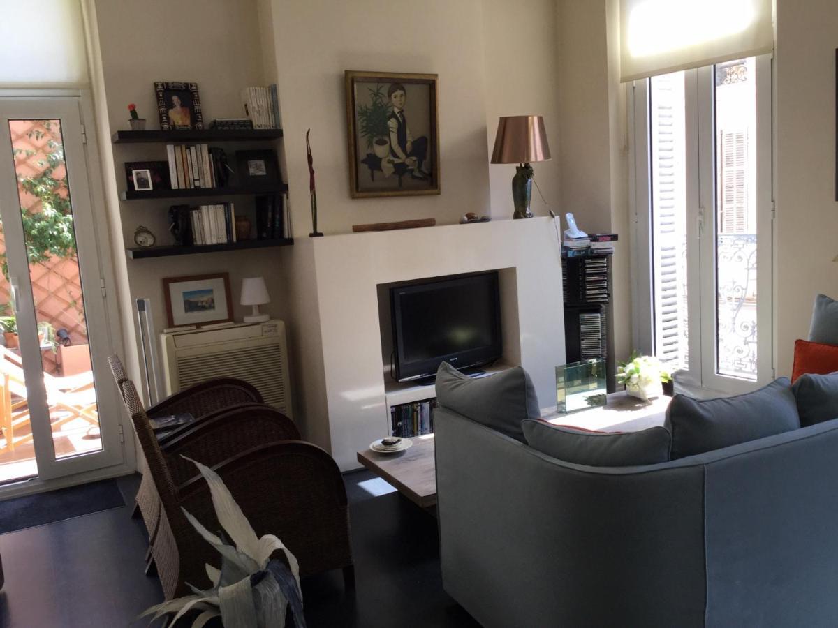Chambre 1 Personne Avec Terrasse Centre Ville Marseille 3 Nuits Min , Femme Uniquement Exterior photo